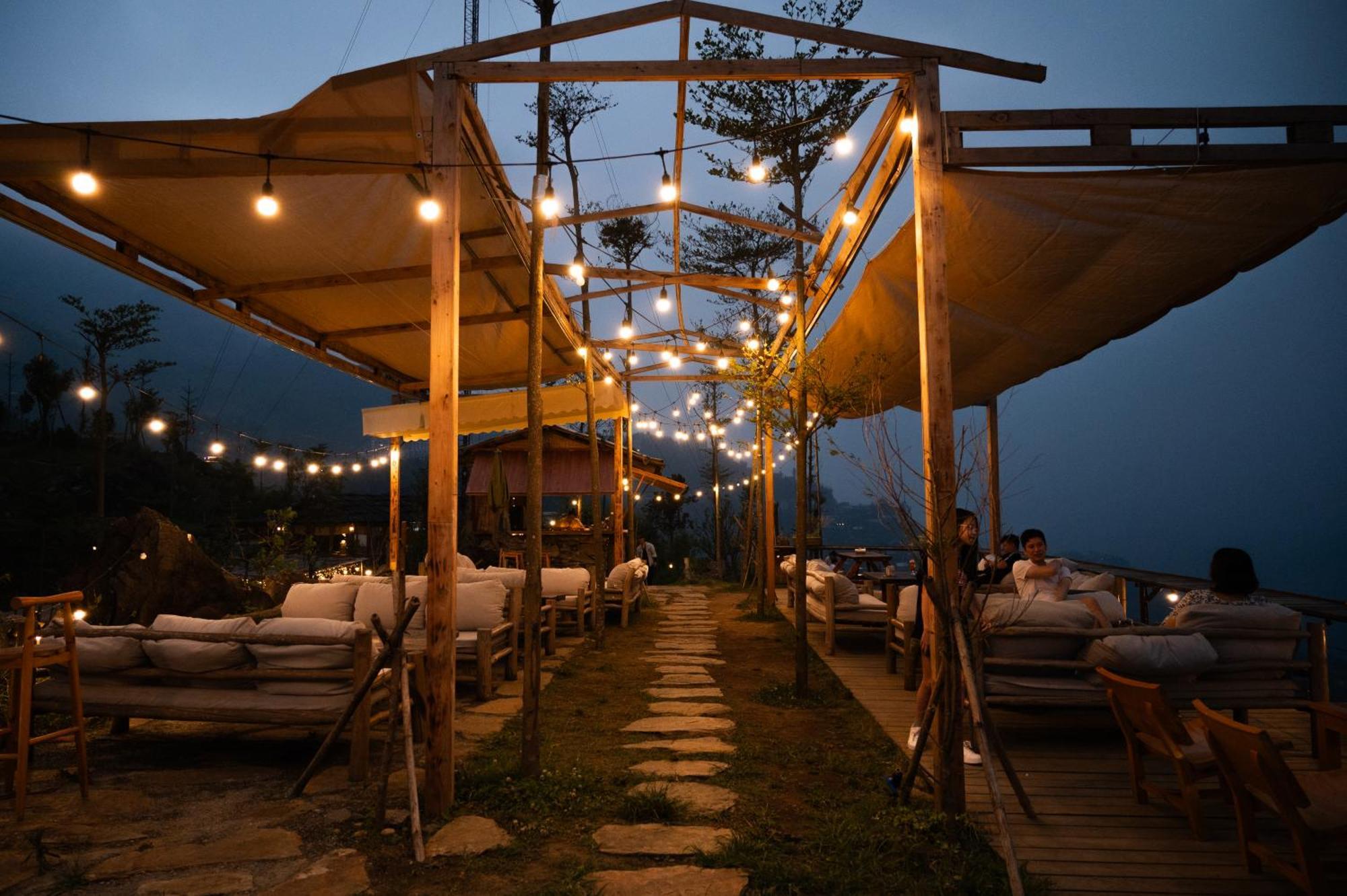 Phansi - Glamping, View Point 360, Bar & Bbq Sapa